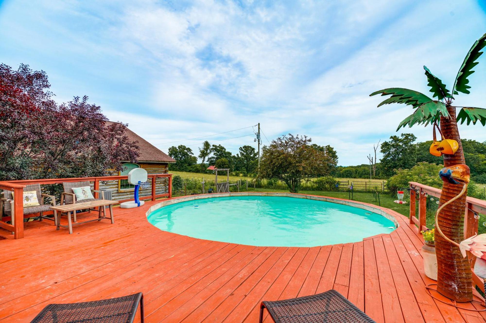 Spacious Ozarks Family Home - Private Pool And Grill Bourbon Exterior photo